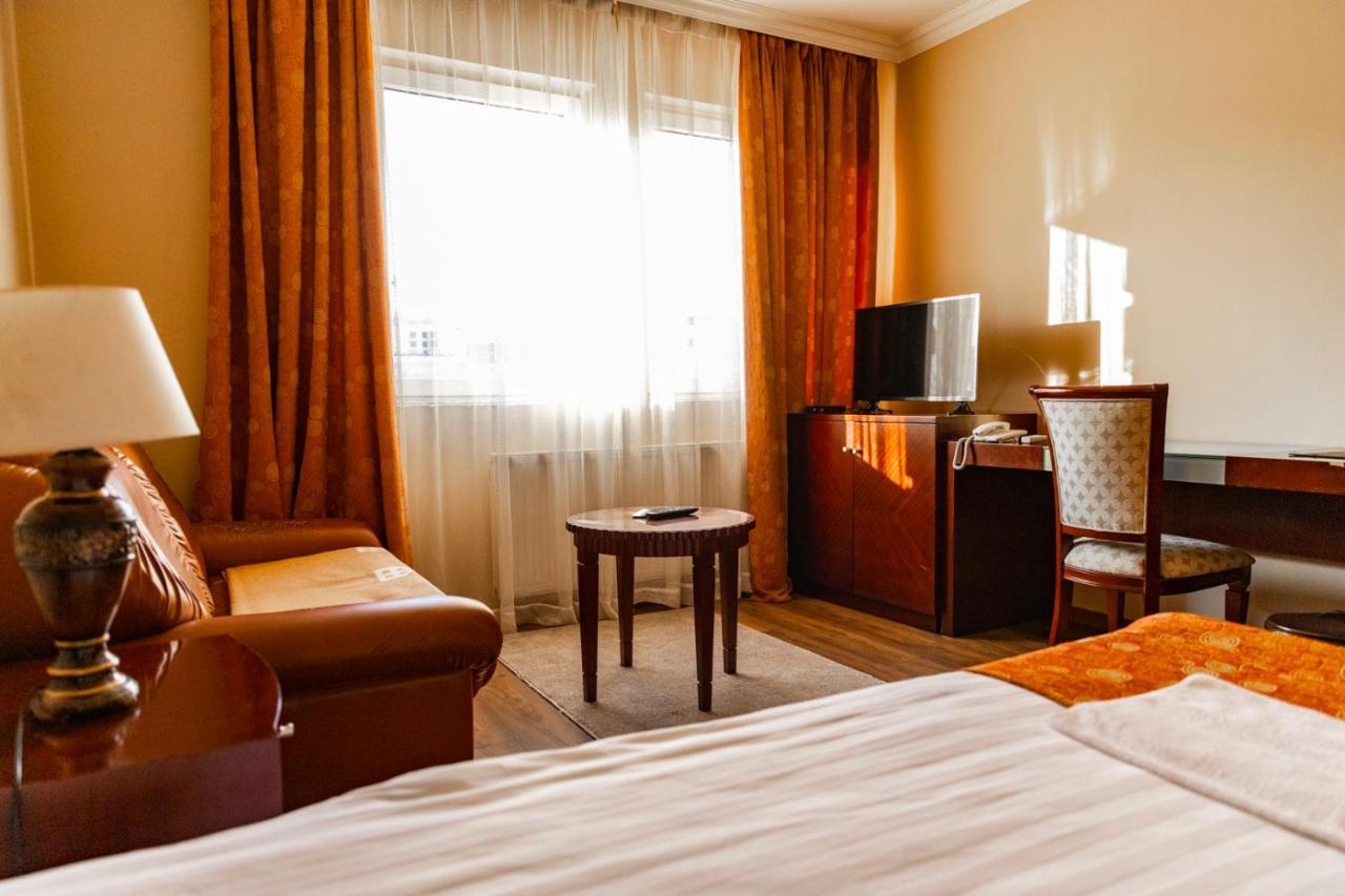 Boutique Hotel Igmas, Prishtina Pristina Esterno foto