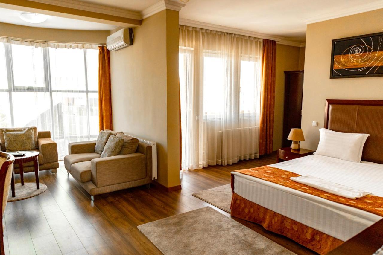 Boutique Hotel Igmas, Prishtina Pristina Esterno foto